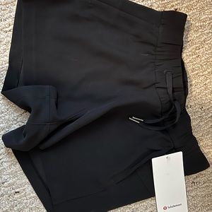 NWT - Lululemon On The Fly Knit Shorts